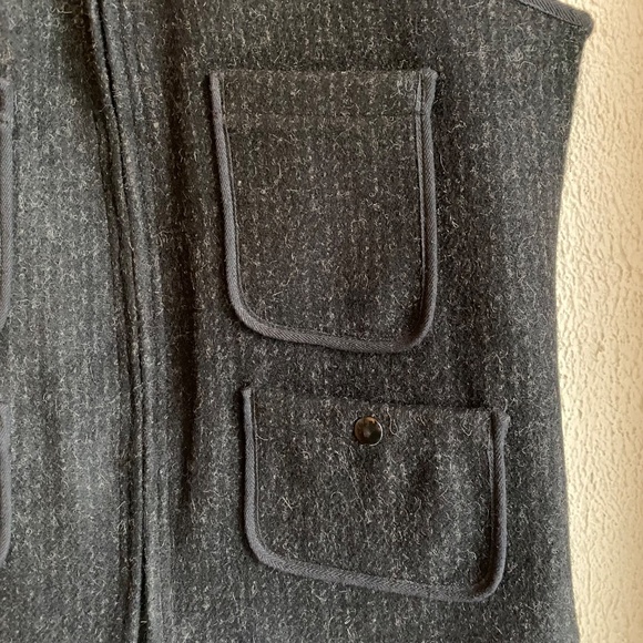 Mens Woolrich charcoal chalk stripe wool vest with zip front and pockets Sz S - Picture 4 of 13